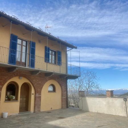 Da Emi - La Casetta In Piazza Monforte D'Alba Exterior photo